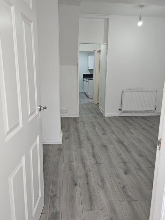 Property photo 2 of 12 Photo 5