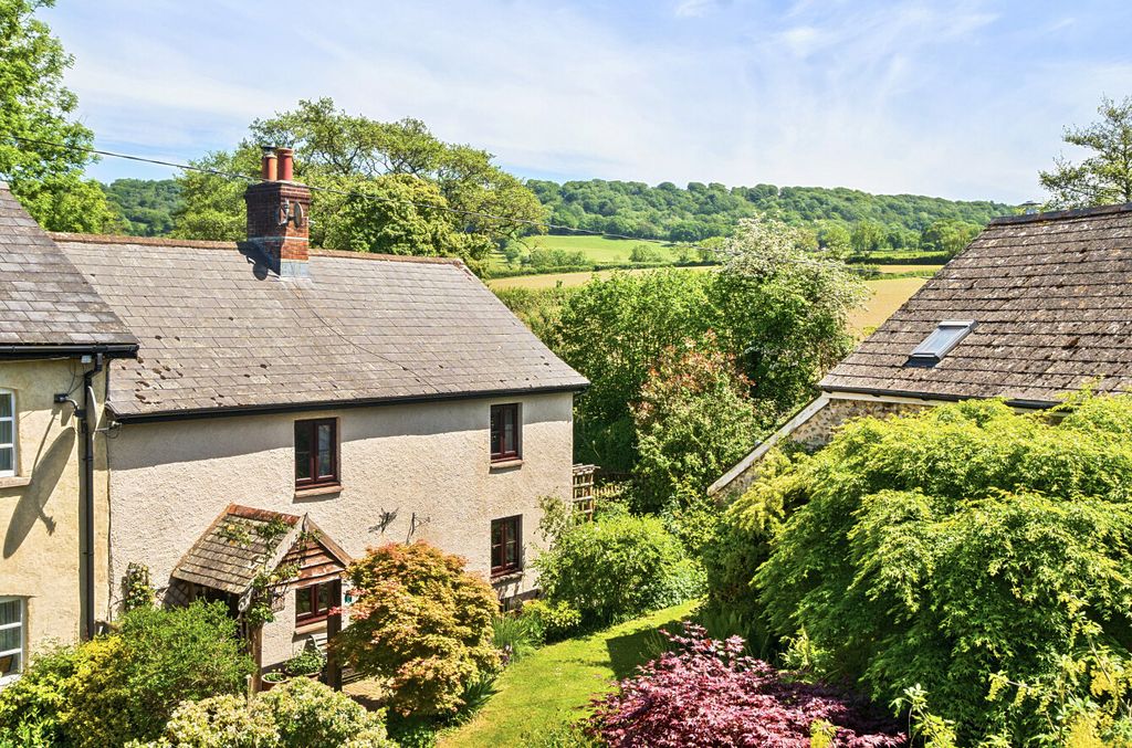 Property photo 2 of 37 1290092-2-6825d81...