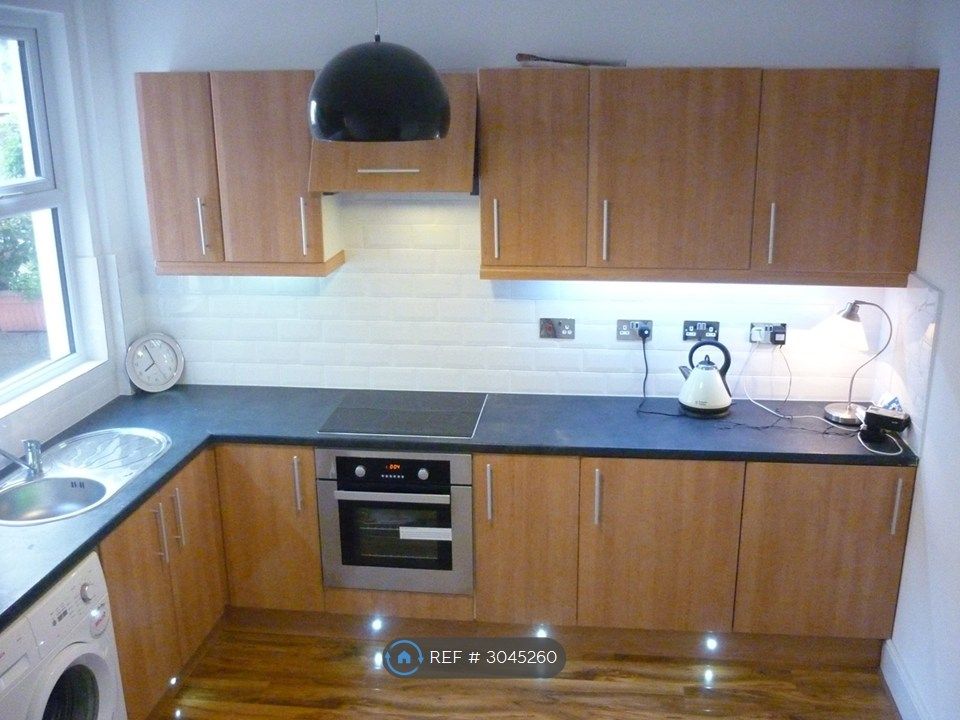 Property photo 2 of 5 Kitchen