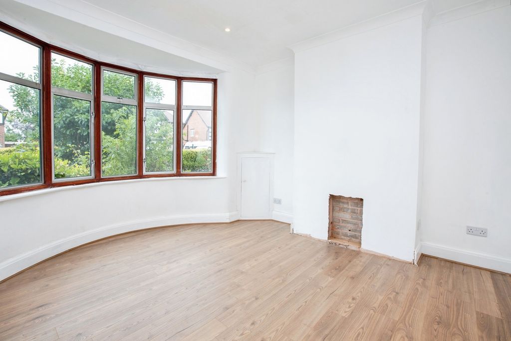 Property photo 2 of 17 Pbox-Img.Jpg