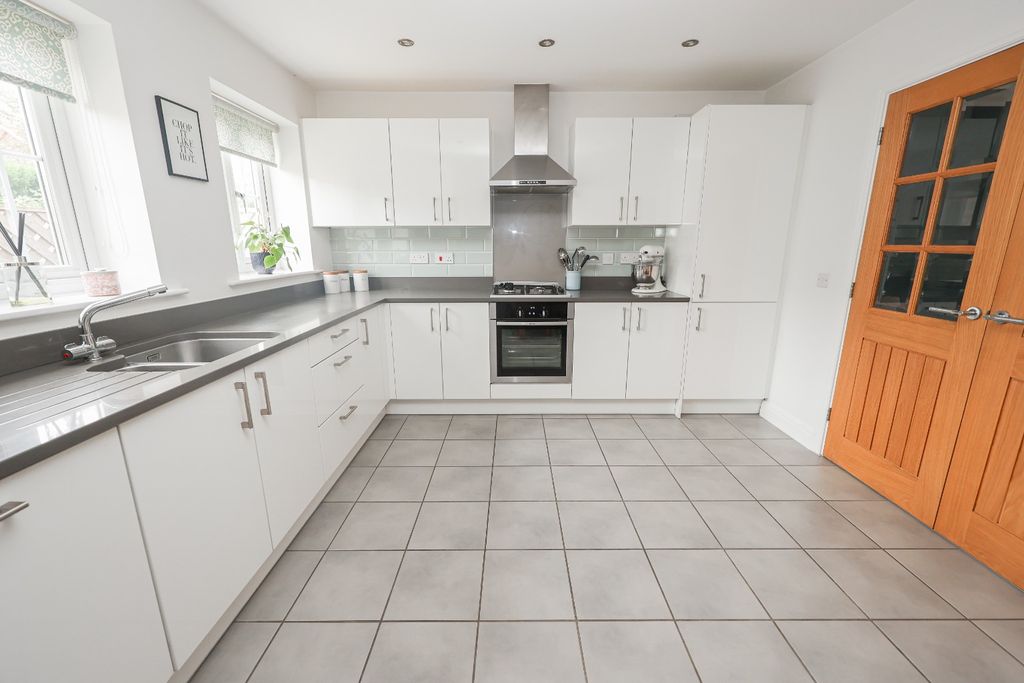Property photo 2 of 24 4419632