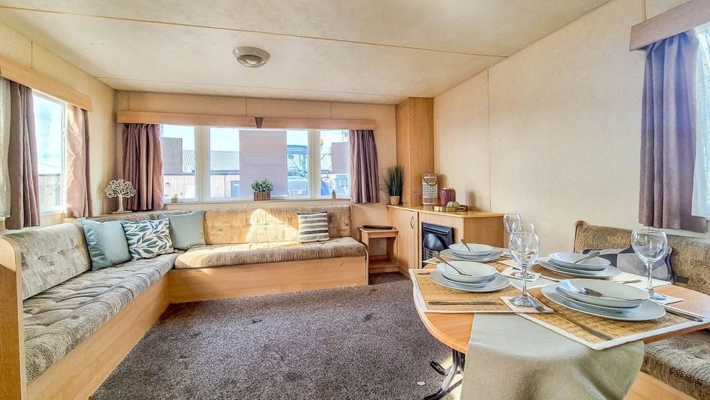 Property photo 1 of 18 Untitled 5