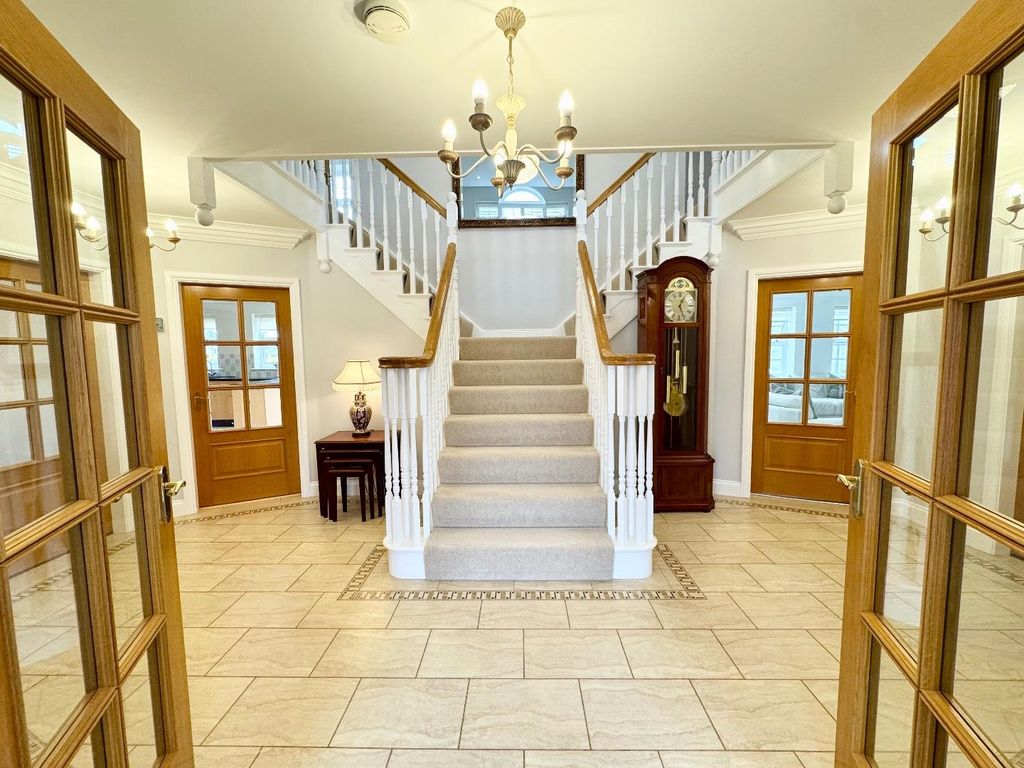 Property photo 2 of 37 Entrance