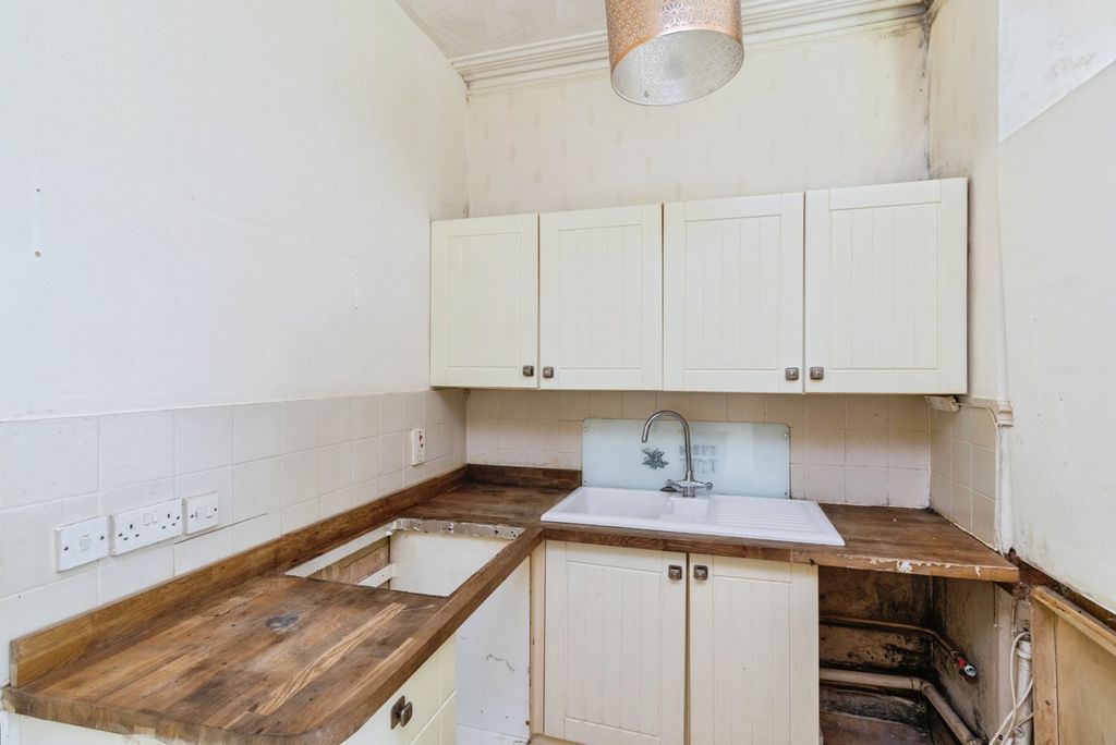 Property photo 2 of 16 Photo