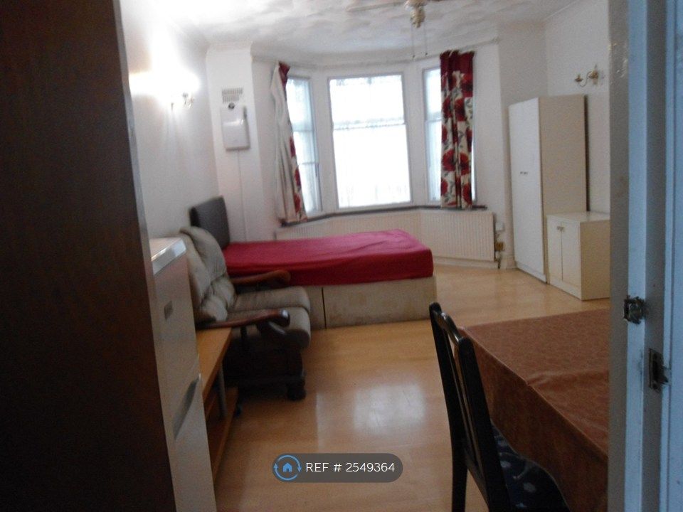 Property photo 3 of 11