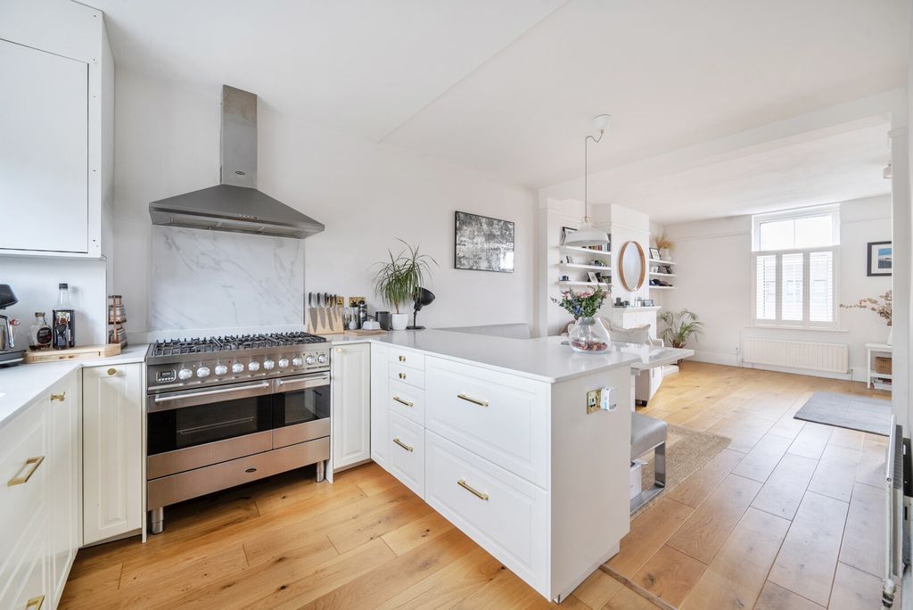 Property photo 2 of 17 1383371-14-691Ca1...