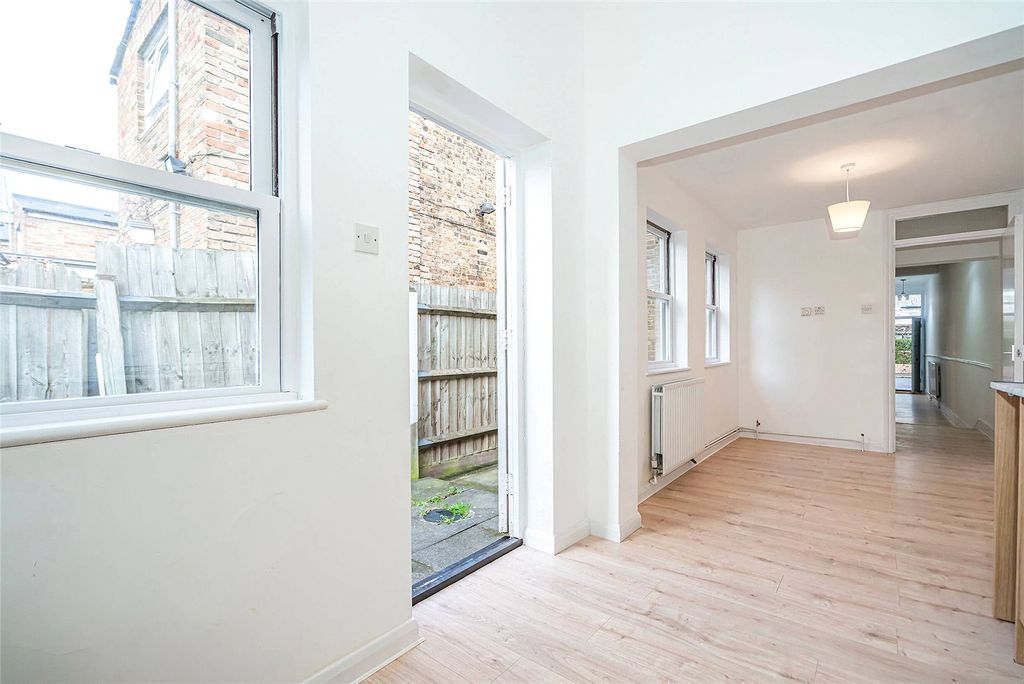 Property photo 2 of 22 Kitchen E