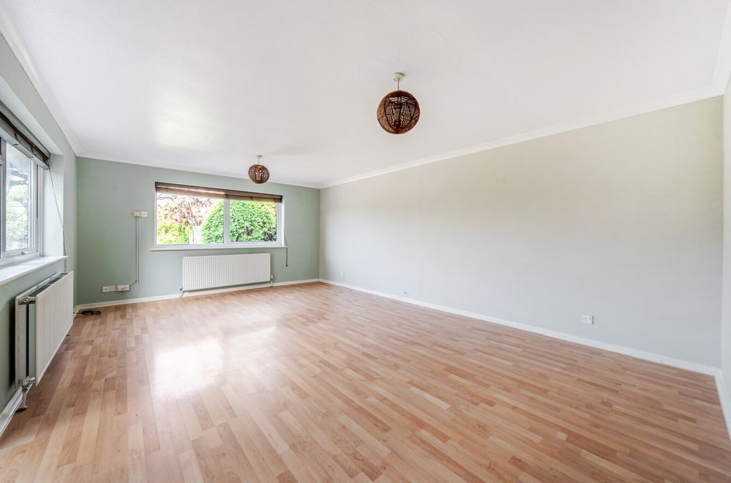 Property photo 2 of 12 1445979-10-69E741...