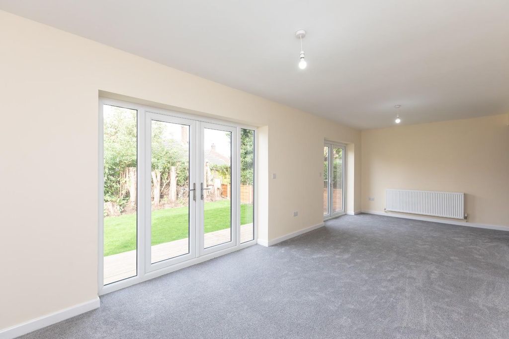 Property photo 3 of 16 Lav_7584-Edit.Jpg