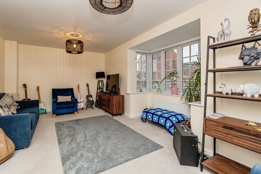 Property photo 3 of 20