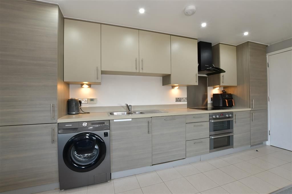 Property photo 1 of 8 Kitchen