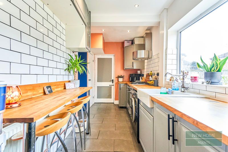 Property photo 3 of 16 Photo 11