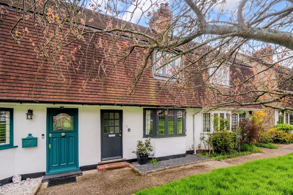 Property photo 1 of 22 Barn Close