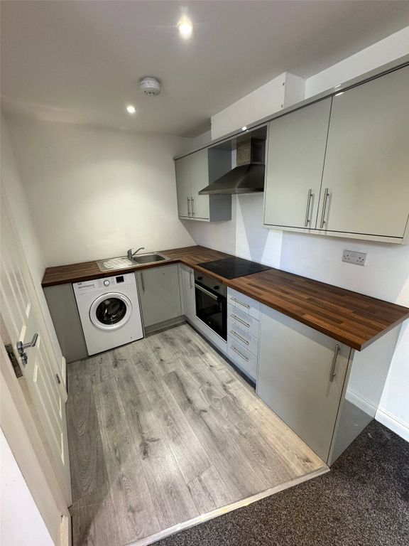 Property photo 3 of 5 Picture No. 02