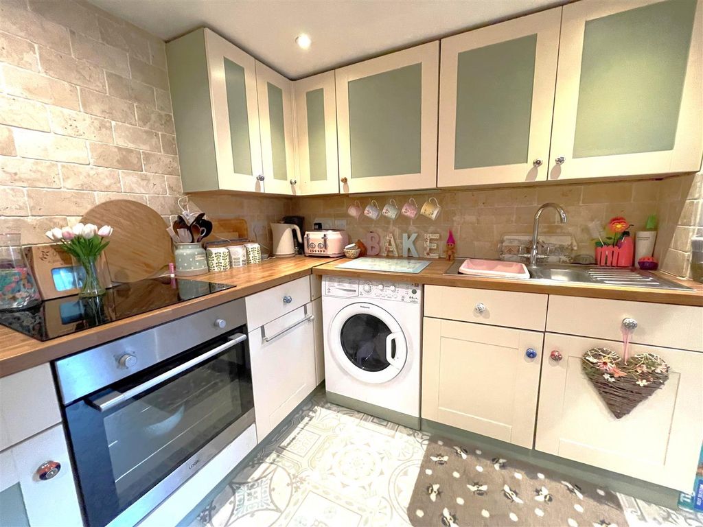 Property photo 3 of 7 9.Jpg