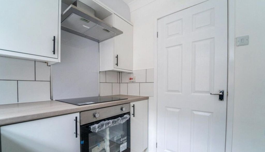 Property photo 2 of 6 4961571