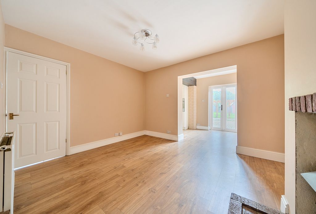 Property photo 2 of 17 1304516-8-6846F95...