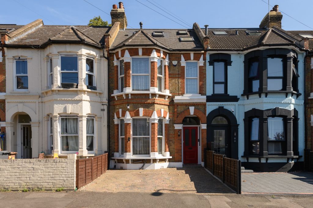 Property photo 1 of 35 5352131