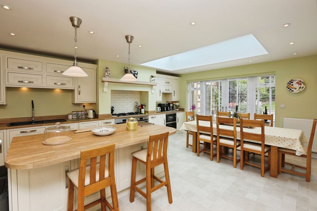 Property photo 3 of 26 Pbox-Img.Jpg