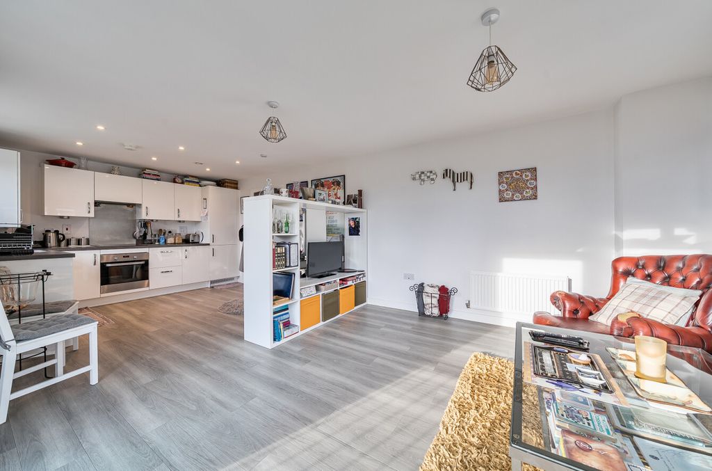 Property photo 3 of 29 1410926-2-698F5c5...