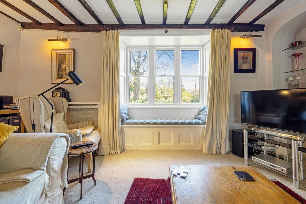 Property photo 3 of 49