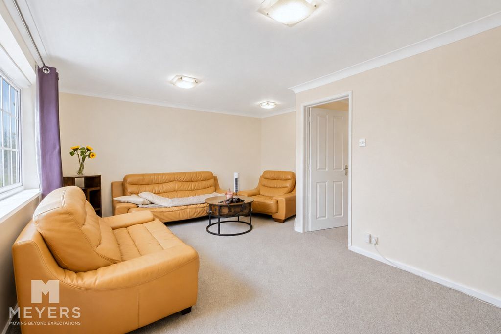 Property photo 3 of 21