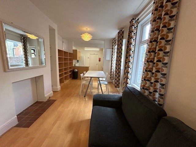 Property photo 2 of 16 8