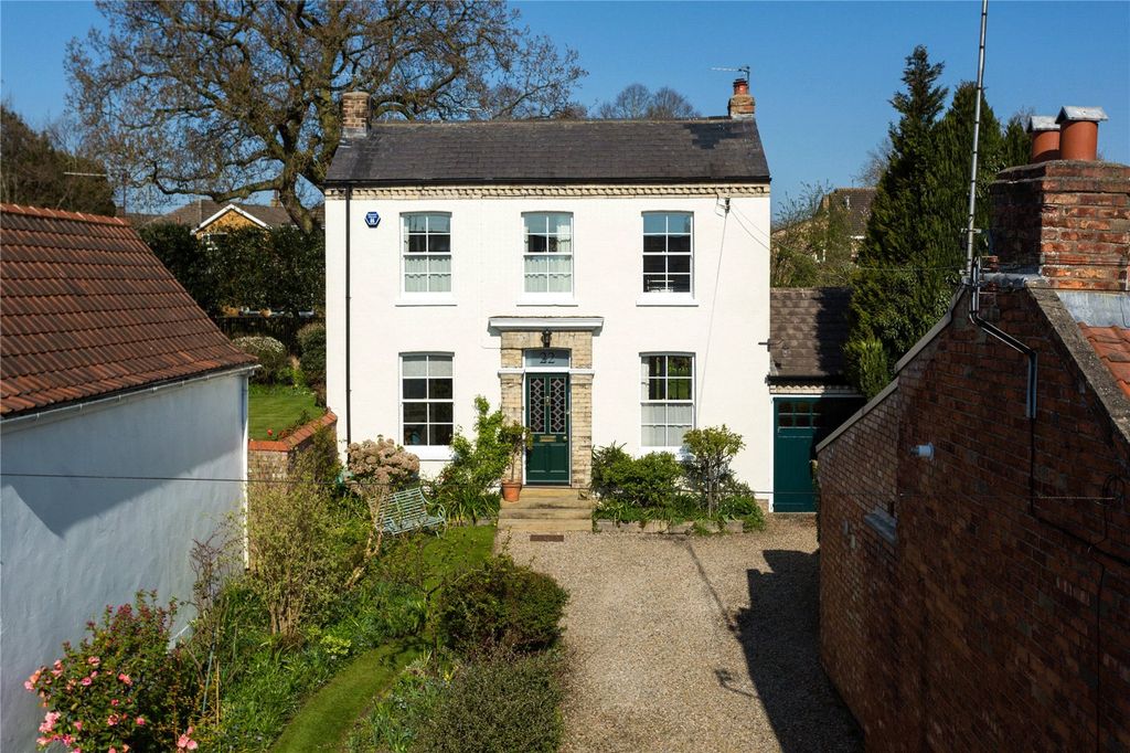 Property photo 1 of 16 Exterior Front