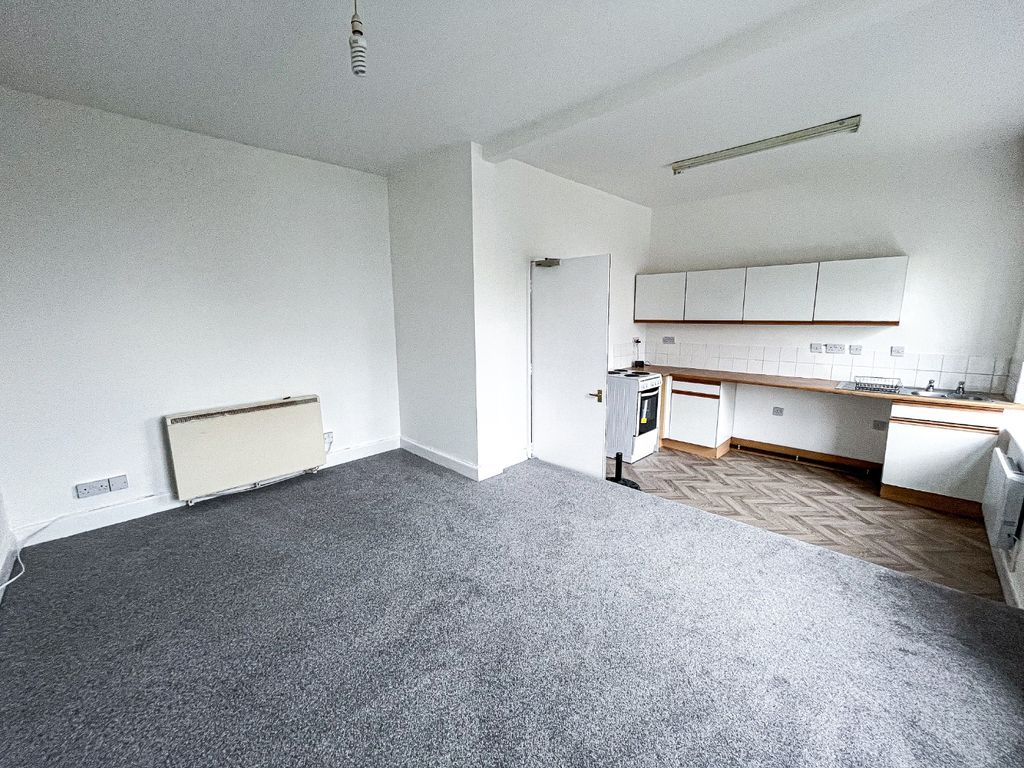 Property photo 3 of 6 3768725