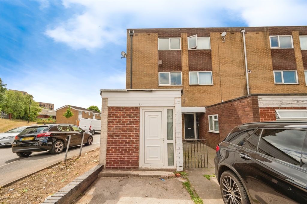 Property photo 1 of 12