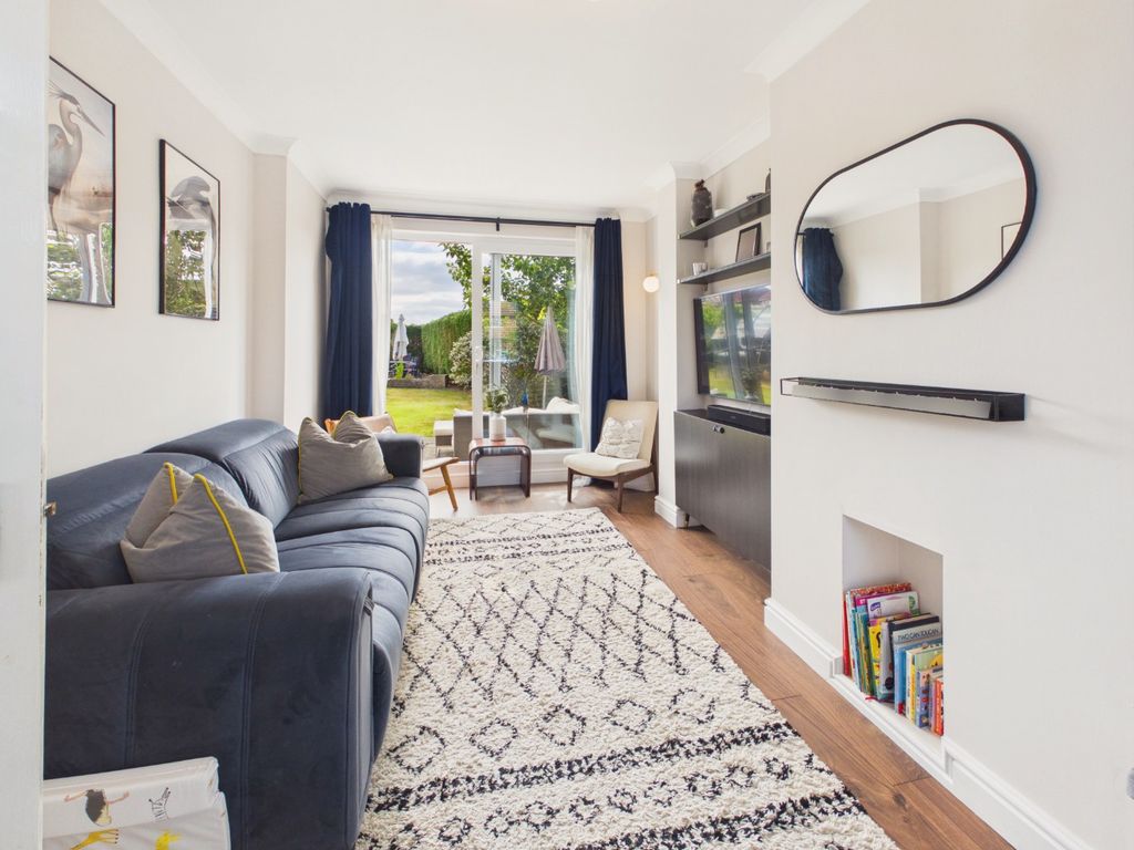 Property photo 2 of 31 4897632