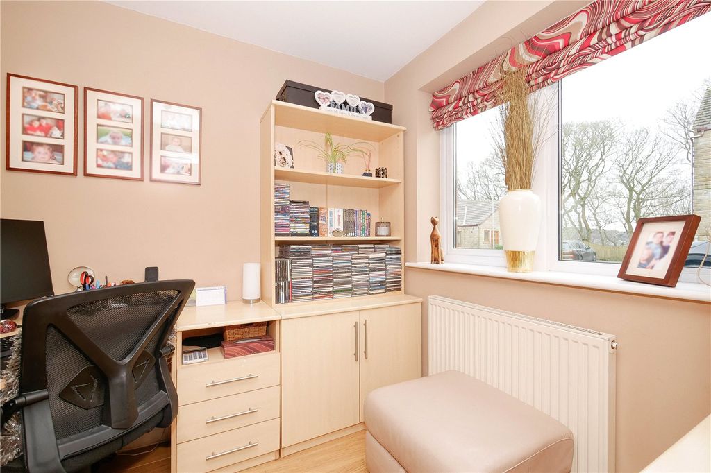 Property photo 3 of 26 Picture No. 02