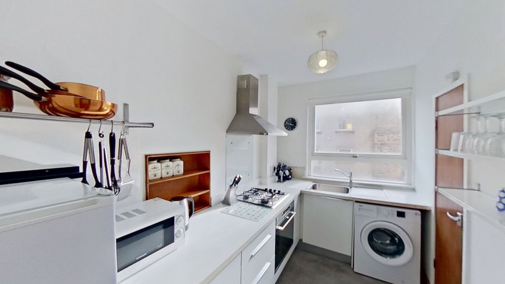 Property photo 3 of 9 Photo 3