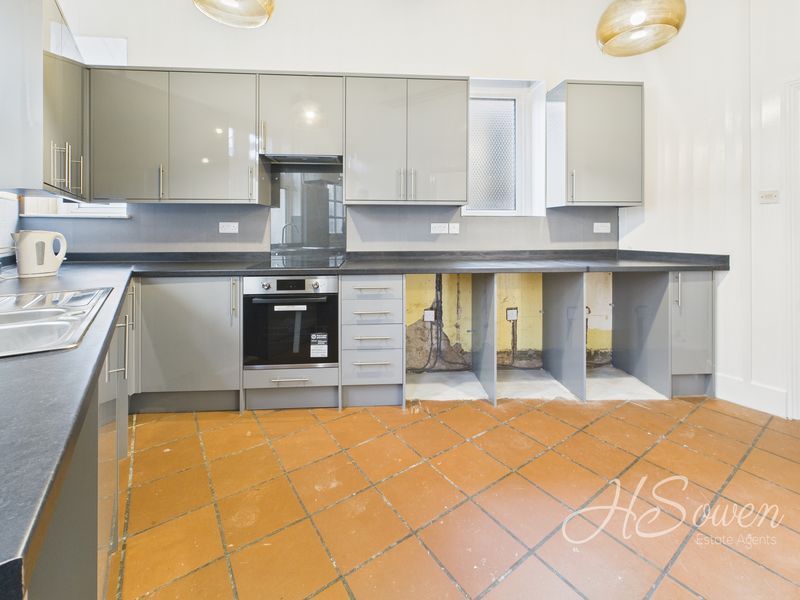 Property photo 3 of 22 Photo 12