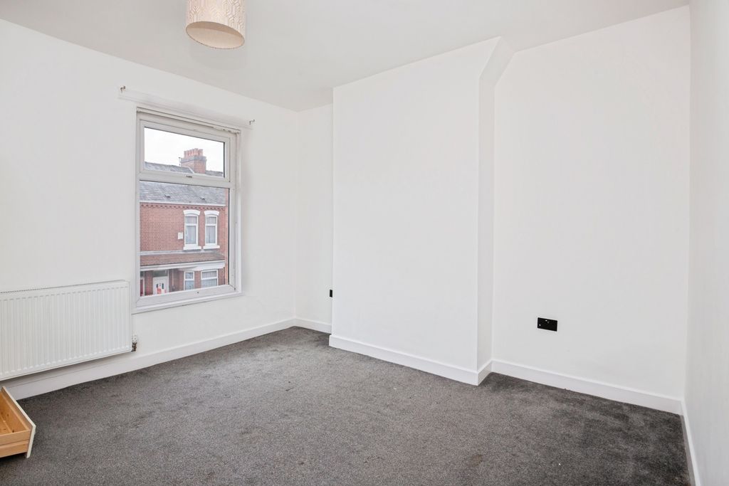 Property photo 3 of 14 Photo