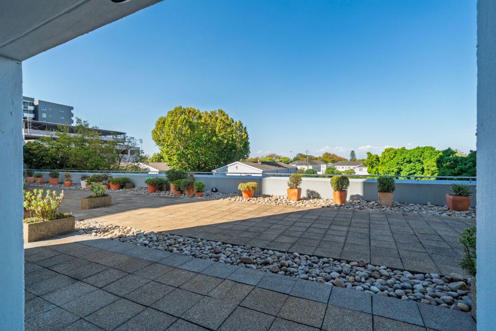 Property photo 2 of 20 Kw1734405