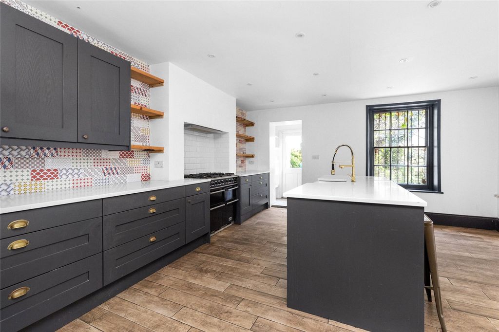 Additional image 21 of 6 bed end terrace house for salePark Crescent, Brighton, East Sussex BN2