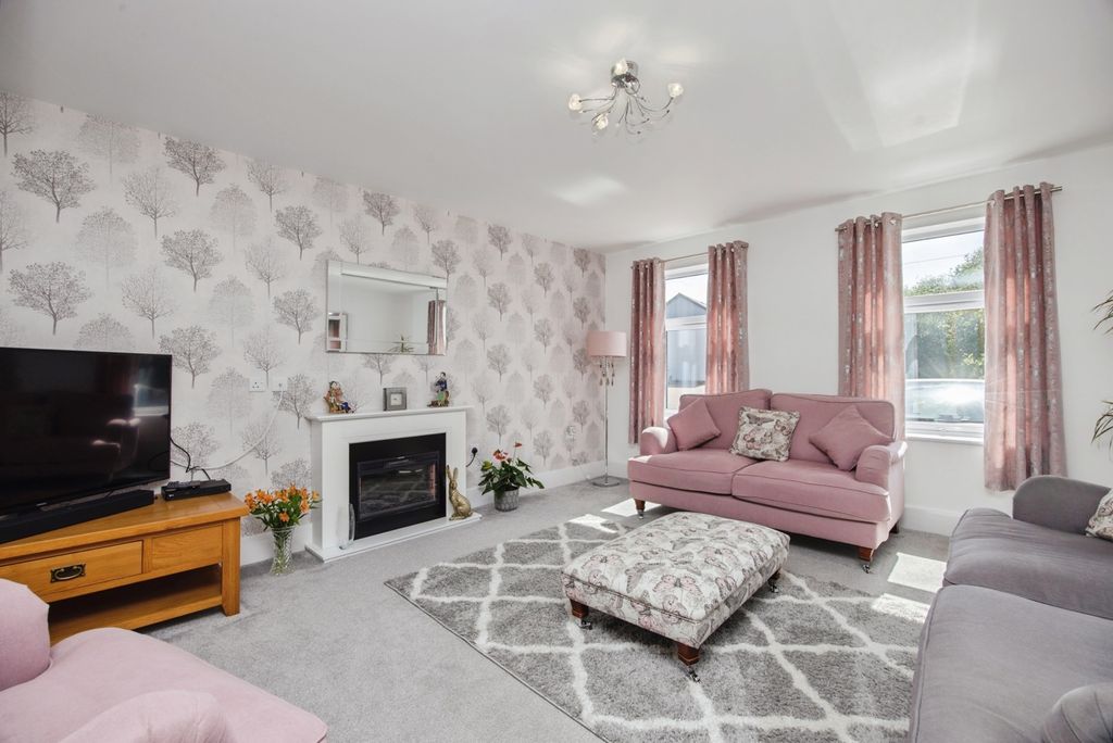 Property photo 2 of 26 Pbox-Img.Jpg