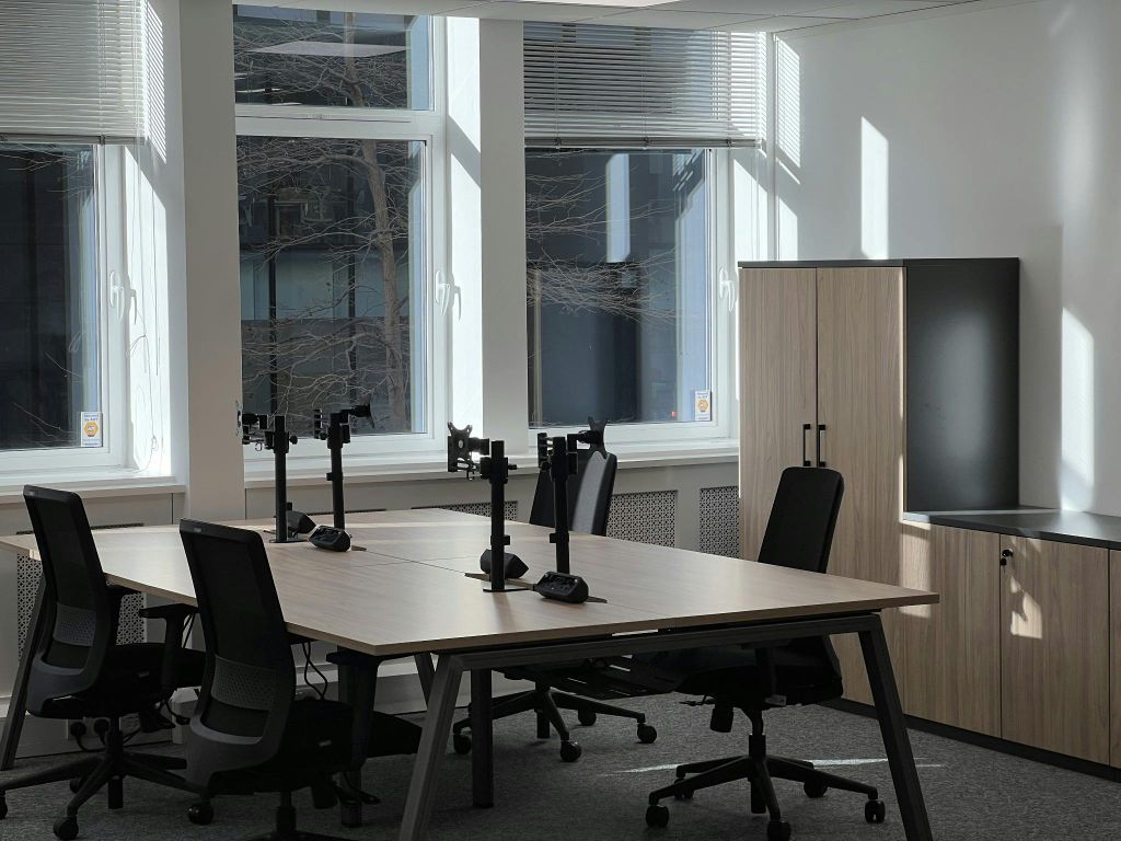 Property photo 1 of 14 Dukes Place - 1st Floor Office Setup