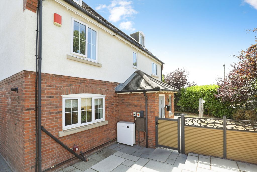 Property photo 1 of 33