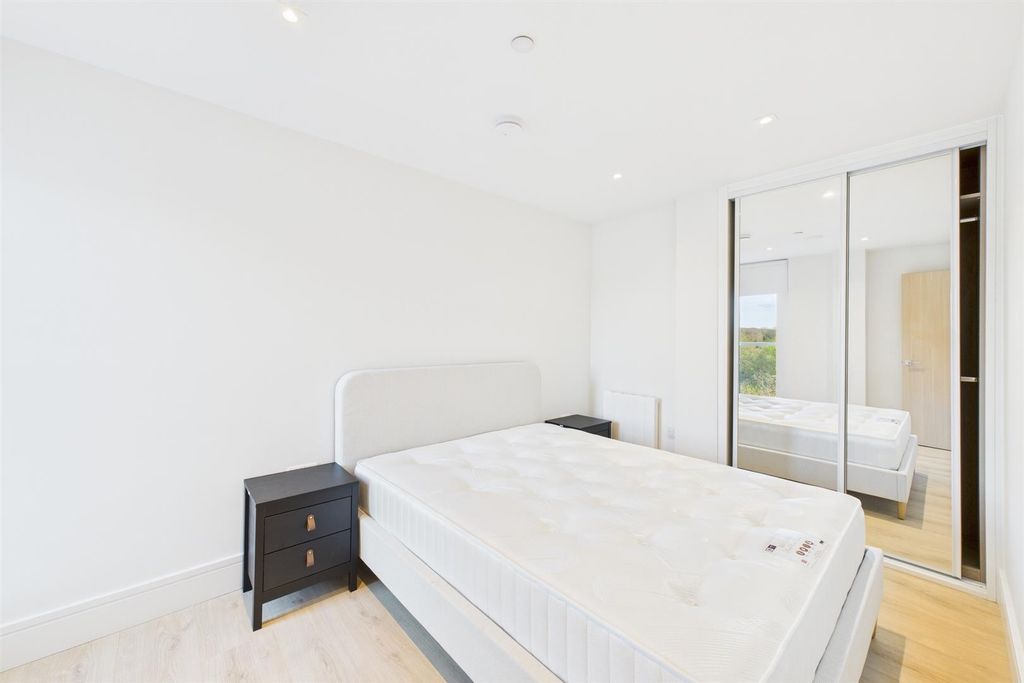 Property photo 3 of 10 Cam02700G0-Pr0281-Still006.Jpg