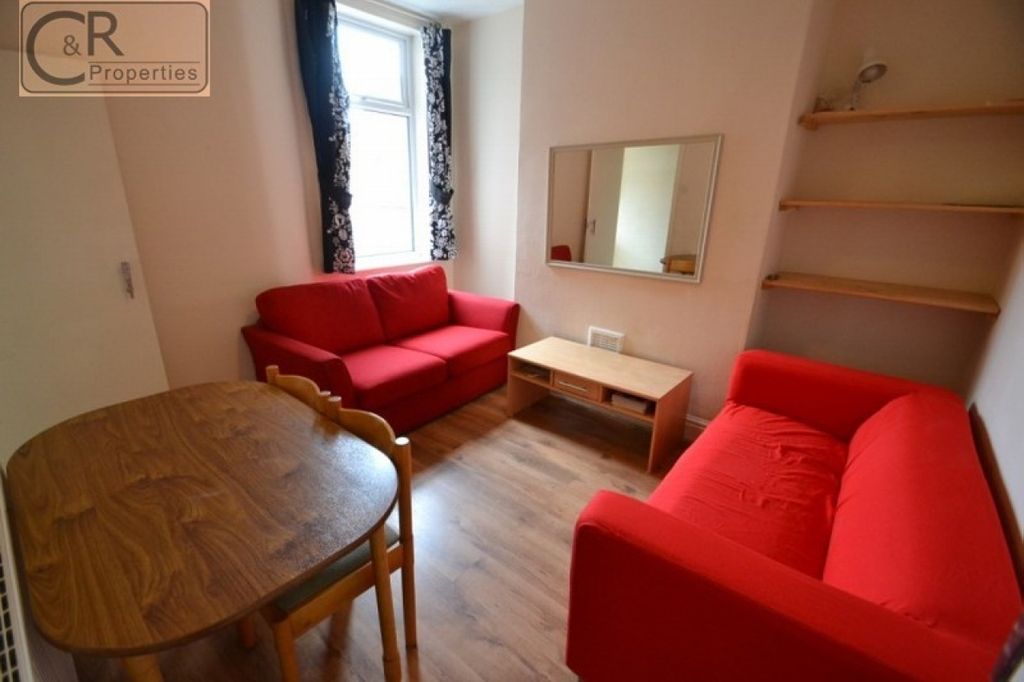 Property photo 2 of 8 Photograph 2