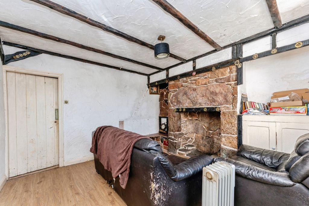 Property photo 3 of 17 Photo