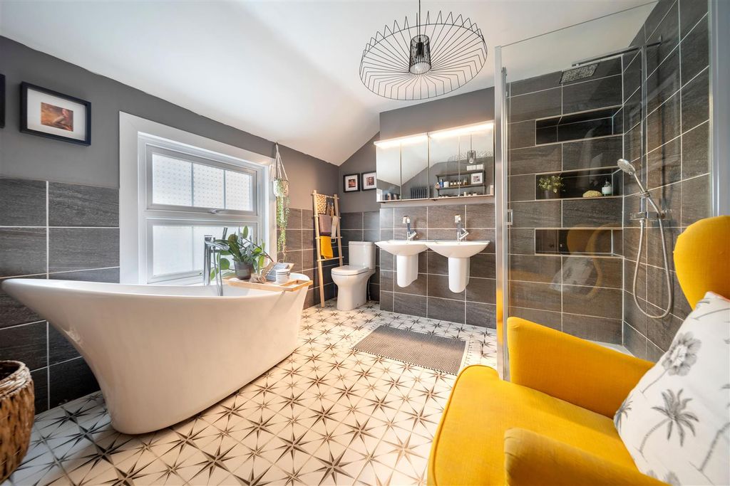 Property photo 2 of 18 9 Stevenson Rd-73.Jpg