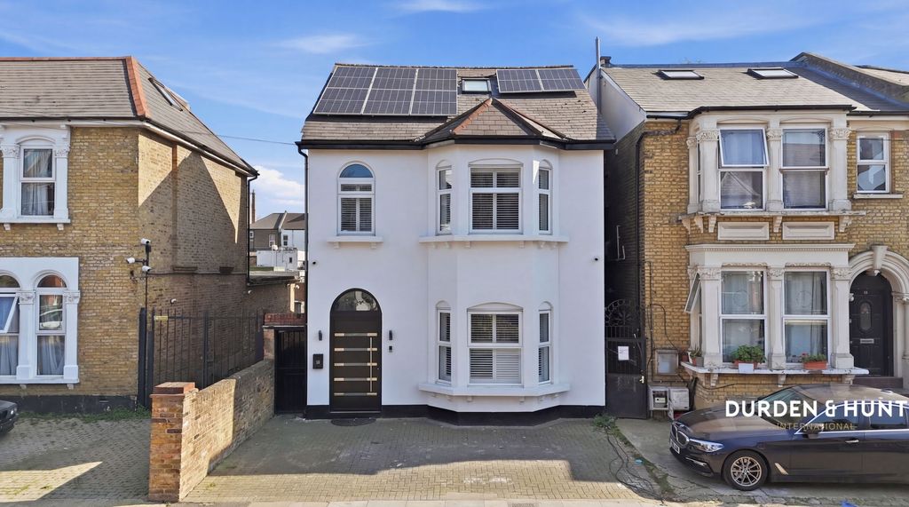 Property photo 1 of 34