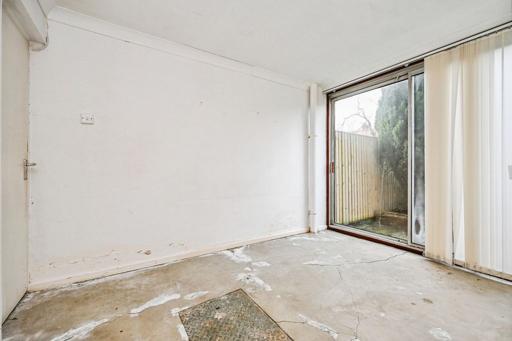 Property photo 3 of 16 Pbox-Img.Jpg