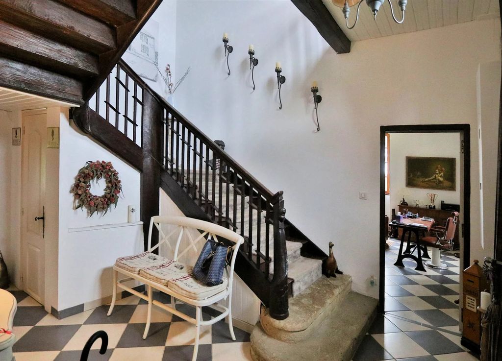 Property photo 2 of 41