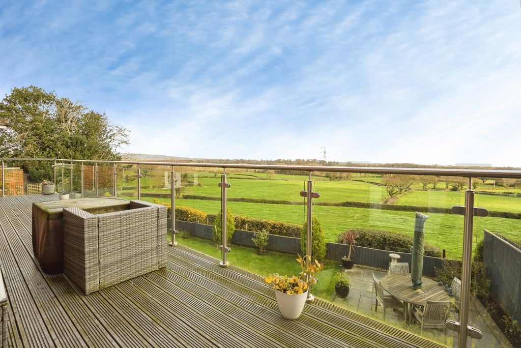 Property photo 2 of 30 Pbox-Img.Jpg