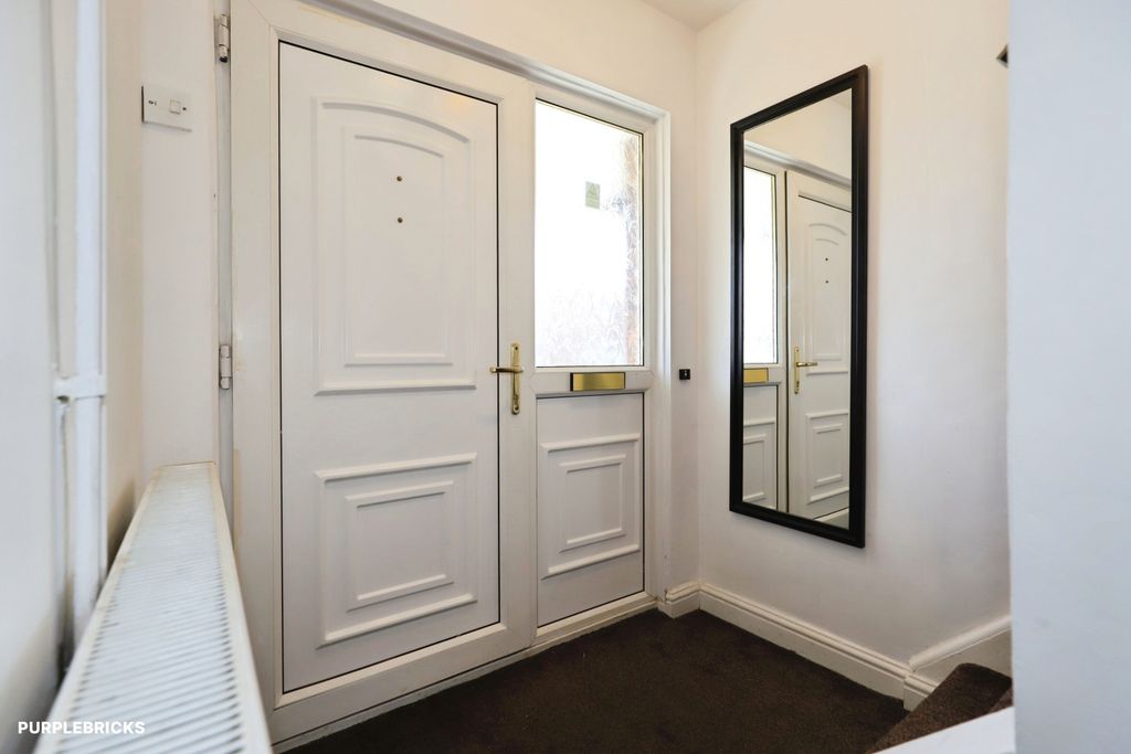 Property photo 2 of 30