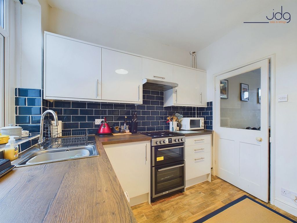 Property photo 3 of 14 Kitchen